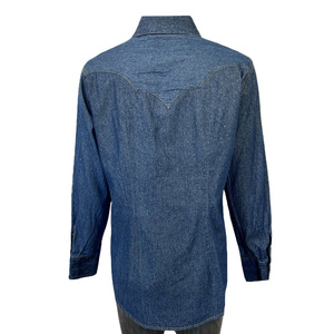Chemise en jean polyvalente pour femmes avec coupe moderne et tissu durable, idéale pour le style de tous les jours - Product Image 2