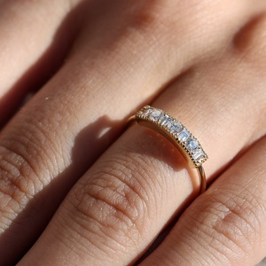 Bague de mariage demi-éternité en argent sterling 925 avec moissanite ronde de 5 mm - Product Image 3