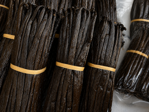 Premium Quality 100% Ground Dried 16-18 cm Bourbon Vanilla SAV Region Pesticide Preservative Free Sun-Dried Planifolia - Product Image 3