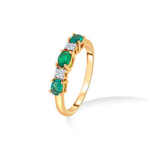18k Yellow Gold Statement Ring for Women with <b>Cushion</b> and <b>Emerald</b> Cut Diamonds - Product Image 3