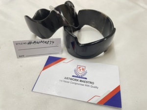 Brazaletes Modernos de Resina Artística para Mujer, Joyería de Boda Hecha a Mano con Opciones de Personalización - Product Image 2