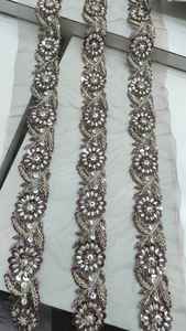 Rubans et lacets brodés à la main sur mesure dans des motifs floraux et en dix couleurs pour robes de mariée de 1.75 pouces de largeur. - Product Image 6