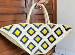 MADAGASCAR SACS DE PLAGE EN RAFIA AU CROCHET POUR FEMMES SURDIMENSIONNÉS-100% FAITS À LA MAIN TOUTES LES SAISONS COULEUR PERSONNALISÉE - Product Image 2