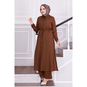Ensemble hijab formel-casual marron avec pantalon ceinturé, vêtements musulmans à imprimé floral en tissu de crêpe de chiffon tricoté - Product Image 1