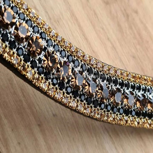 Productos Ecuestres de caballo curvo, banda de cuero para cejas de caballo con 5 filas de 18mm, cristales dorados y negros azabache ostentosos, precio al por mayor - Product Image 3