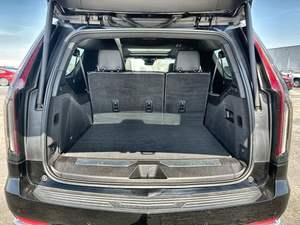 Cadill AC Escalade ESV Premium Luxury RWD usado con asientos de cuero, Interior oscuro, muy limpio, 2023 - Product Image 5