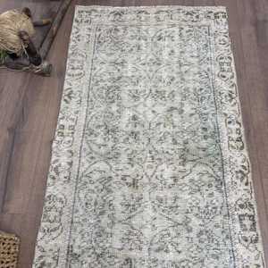 พรมสไตล์ตุรกีวินเทจ ขนาด 2.9x6 ฟุต ลายทางสีเทา ทำจากขนสัตว์ - Product Image 4