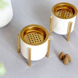 Brûleur d'encens en forme de cône en pierre blanche avec coupelle en laiton, encensoir rond moderne sur un support en métal doré, porte-encens d'aromathérapie de bureau - Product Image 2