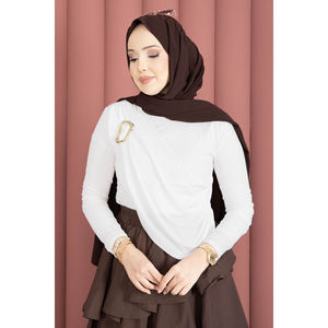 Body en satin écru avec broche dorée, manches courtes, coupe moulante sexy, technique de tricot avec strass, motif uni imprimé - Product Image 3