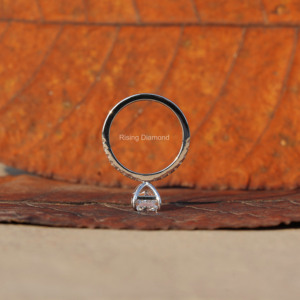 Anillo de compromiso de media eternidad de diamante cultivado en laboratorio de corte radiante de 2,8 quilates en oro blanco, regalo de aniversario para su anillo de diamantes CVD - Product Image 5