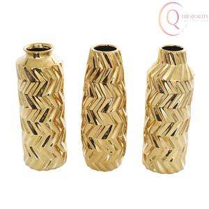 Vase de table en métal artisanal de designer avec finition mate, idéal pour la décoration intérieure, les bureaux et les arrangements de mariage - Product Image 5