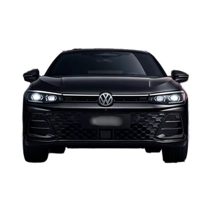 Modelo 2024 de SUV Ultra-Lujo, 7 Plazas, Automático, Alto Rendimiento, Eficiente en Combustible, Techo Panorámico, Neumáticos R18, Tapicería de Tela Oscura, Volante a la Izquierda - Product Image 1