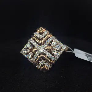 14k金订婚戒指，复杂的钻石设计复古现代融合奢华优雅