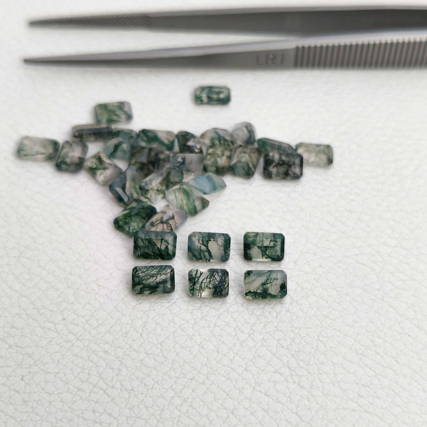 สีเขียว