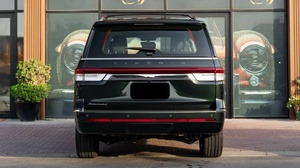 Lincoln Navigator Présidentiel 2024 Neuf/Occasion Spécifications GCC Sièges en Cuir Automatiques Toit Ouvrant Panoramique Phares LED à Vendre - Product Image 2