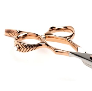 กรรไกรสแตนเลสโค้ง ดีไซน์พิเศษ ใบมีดเรียบคม สำหรับตัดแต่งขนสัตว์เลี้ยง รับทำโลโก้ กรรไกรซอยขน - Product Image 5