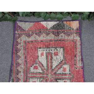 พรมวินเทจขนาดเล็ก 1.6x2.8 ฟุต (49x86 ซม.) พรมขนสัตว์ขอบแดงสไตล์ตุรกี - Product Image 3