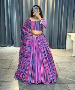 LOOK RICH GEORGETTE IMPRIMÉ LEHENGA CHOLI AVEC DUPATTA FESTIVE WEAR PRIX DE GROS VÊTEMENT ETHNIQUE VIOLET BASSE GAMME HAUTE QUALITÉ - Product Image 3