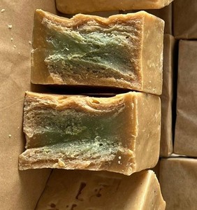 Aleppo สบู่แฮนด์เมดแบบดั้งเดิม | น้ำมันมะกอกธรรมชาติและน้ำมันเบย์เบอร์รี่ | ผลิตในตุรกี | เราสต็อกคลังสินค้าในแอตแลนตา - Product Image 1