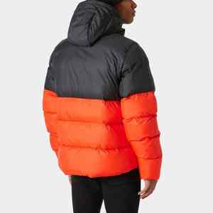 Veste matelassée à capuche unisexe légère et personnalisée, camouflage, avec tissu polyester imperméable, fermeture éclair sécurisée, couture fine - Product Image 5