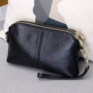 Pochette en cuir élégante la plus vendue Design pliable de style tendance Portabilité pratique Transporter les essentiels avec style - Product Image 1