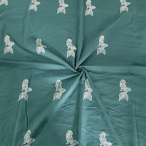 Telas Personalizadas Diseñadas para Aplicaciones Textiles Versátiles que Apoyan Proyectos Creativos con Textura Consistente de la India - Product Image 5