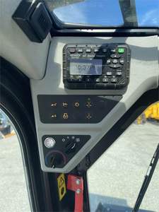 Nouvelle chargeuse compacte JCB 205 avec moteur Camc, pompe et boîte de vitesses pour des travaux de construction et agricoles à haute efficacité - Product Image 4