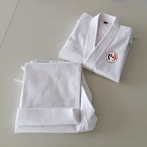 Großhandel Karate Uniform Haut freundlich 100% Pakistan Baumwolle Weiß Karate Gürtel Gi Custom Karate Martial Arts Training trägt