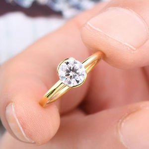 Bijoux Perle Noire Tendance Argent 925 1 Carat D VVS1 Moissanite 6,5 mm Coupe Brillante Sertie de Bezel Bague de Fiançailles et de Mariage pour Femmes - Product Image 5