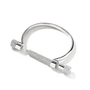 Bijoux de créateurs célèbres de luxe Bracelet en fer à cheval glacé avec vis en laiton Bracelet en diamant pour femmes - Product Image 1