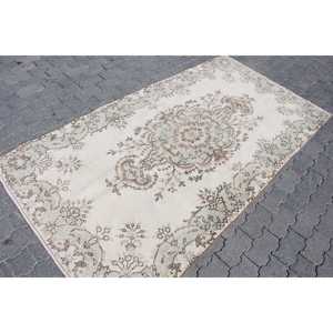 พรมวินเทจสไตล์ตุรกี ขนาด 4x7.5 ฟุต พรมลายตารางสีขาว - Product Image 3