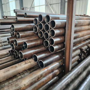 ท่อเหล็กไร้รอยต่อคาร์บอน A106b 40 schd JIS สีดำเชื่อมด้วยสายเกลียวสำหรับท่องอได้อย่างลงตัว - Product Image 4