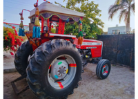 Excel en la gestión de la granja con el tractor Massey Ferguson MF 385 con potencia y precisión de 85HP para un rendimiento superior