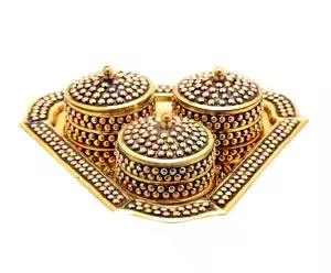 Alliant élégance, force et charme éternel avec notre magnifique bol de dattes métallique avec plateau cadeaux de pendaison de crémaillère - Product Image 1