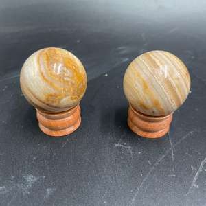 Sphère de cristal d'agate Crazy Lace naturelle, ton crème, pierre énergétique polie avec motif de dentelle naturelle, décoration Feng Shui, diamètre 3 cm - Product Image 1