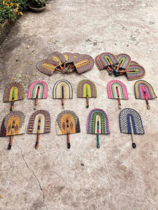 Ventilateur en jonc de mer tissé à la main Ventilateur en feuille de palmier naturel écologique, léger et durable pour le refroidissement et l'utilisation décorative - Product Image 2