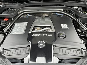 2022メルセデスAMG63ターボチャージャー付きV84W600マイルほとんど変更されていないライトインテリアガソリン/ディーゼル/ガスカメラ-わずか600マイル!