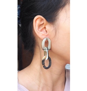 Zamzam impex-pendientes hechos a mano de cuerno de búhos, aretes de alta calidad, cadena grande y gruesa a precio asequible - Product Image 3