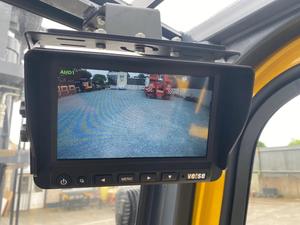 Montacargas DGM de 10 Toneladas con Motor Diésel 4x4, 2 Años de Garantía, Nuevo, Personalizado, Longitud de Horquilla de 3.035m - Product Image 6