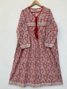 2023 colección al por mayor Tie Dye Kaftan vestido con cuello en V medias mangas tela de rayón ajuste suelto abertura lateral botón resorte Natural - Product Image 6