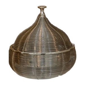 Serveur de nourriture de luxe en gros Casserole en métal faite à la main avec support en treillis métallique doré au design unique - Product Image 5