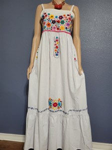 2025 nouvelle meilleure robe mexicaine brodée col carré manches courtes Style de créateur durable écologique avec taille naturelle - Product Image 2