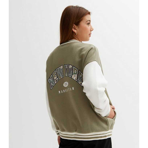 Chaqueta Universitaria Personalizada de Alta Calidad para Mujer con Cuerpo de Lana Transpirable y Mangas de Cuero con Bordado de Chenilla y Decoración de Letras - Product Image 2