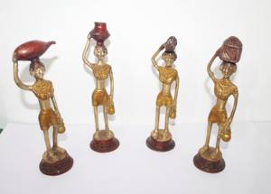 Statue artisanale en laiton de la Dame Agricultrice de Nirmala, fabriquée à Jaipur - Décoration de table et cadeau pour femme pour la Fête des Mères et Diwali - Product Image 2