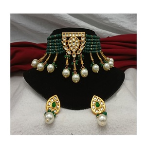 Ensemble de mariée de luxe Royal Elegance Imperial Radiance Kundan Set Collier avec boucles d'oreilles pour femmes et filles - Product Image 1