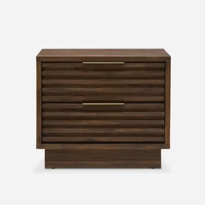 Table de chevet en bois foncé avec tiroirs texturés et poignées dorées - Product Image 1