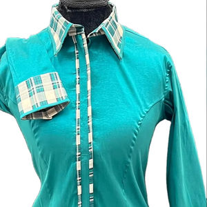 Camisa Western Show de vaquera hecha a mano en tafetán elástico con acento verde azulado - Product Image 1