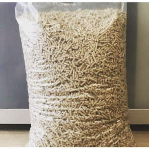 Granulés de bois de pin de qualité industrielle conçus pour une combustion à haut rendement, offrant une taille uniforme, une faible poussière et une chaleur fiable - Product Image 3