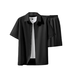 Conjunto de dos piezas informal de verano para hombre, camisa de manga corta abotonada de color sólido y pantalones cortos de cintura elástica, atuendo transpirable - Product Image 1
