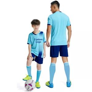 Logotipo de impresión gratis Ropa de equipo de fútbol Camiseta deportiva personalizada barata Nuevo modelo Últimos diseños de camiseta de fútbol Uniforme de fútbol al por mayor - Product Image 5